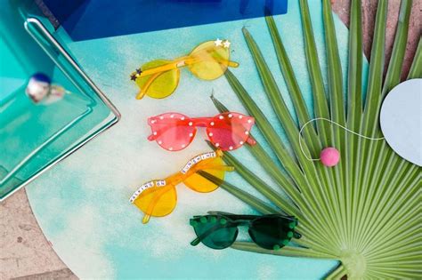 How to DIY the Perfect Festival Sunnies .